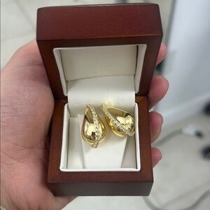 Elegant Gold Teardrop Earrings